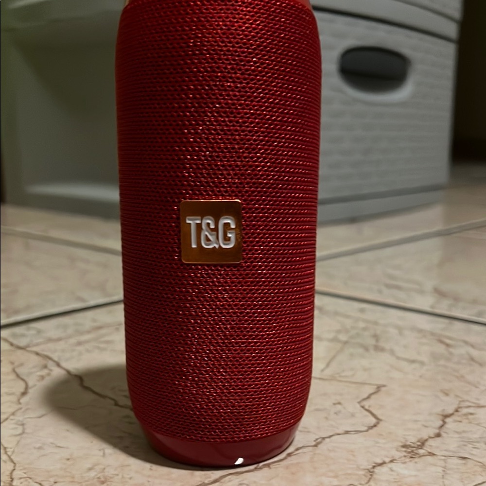 T&G Red Portable Speaker with Premium Fabric Design